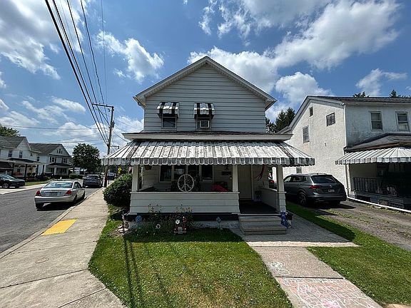 2nd image of 135 Monroe St