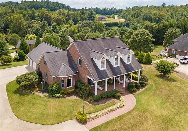 1st image of 409 Woodridge Dr