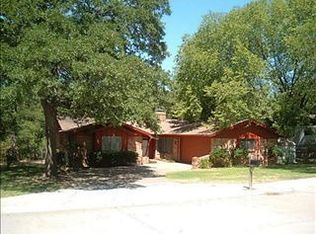 529 Oak Park Dr, Hurst, TX 76053