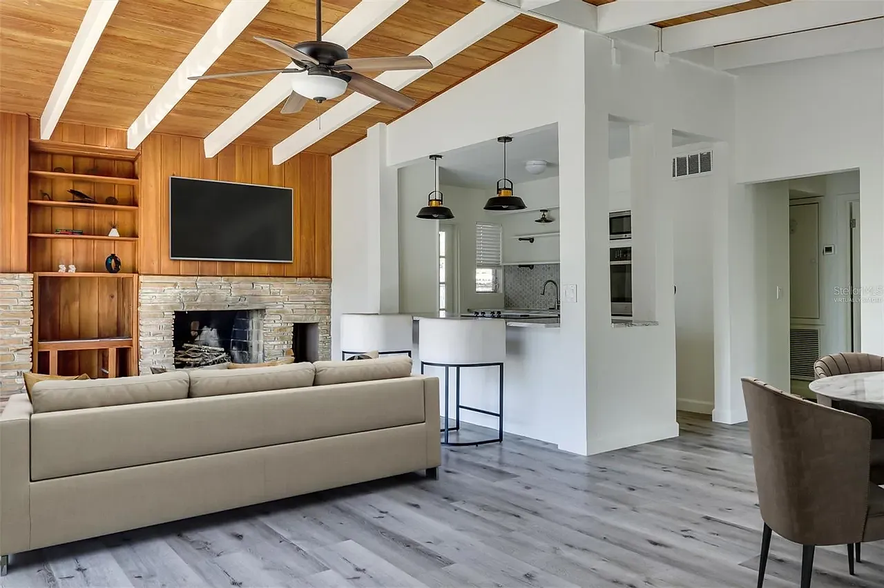 3 bed, 1450 sqft, $3,970 — Photo 4