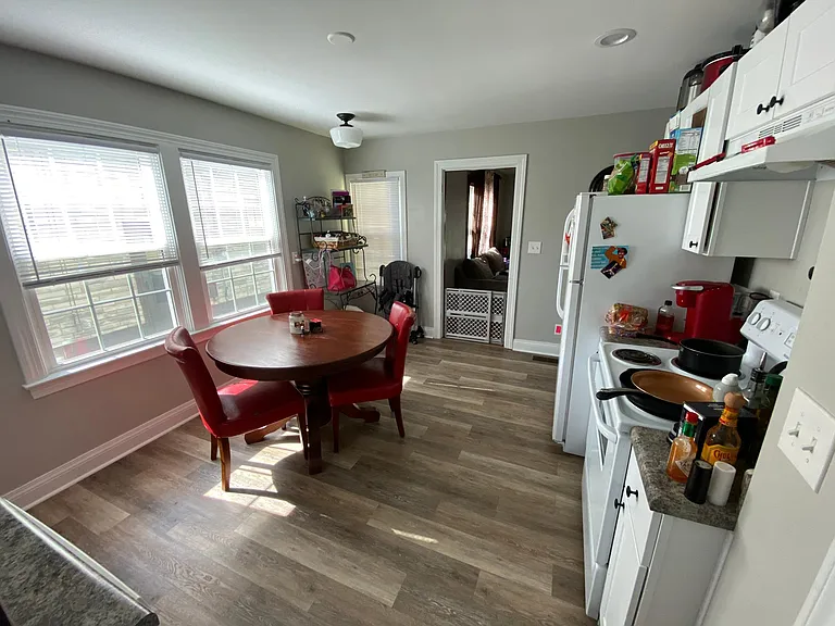 122 E Francis Ave — Photo 12