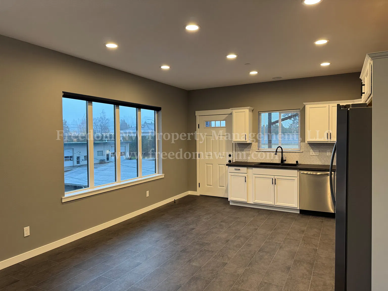 2 bed, 1275 sqft, $1,800 — Photo 2