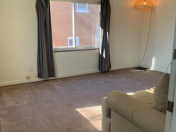 Living room, photo 2