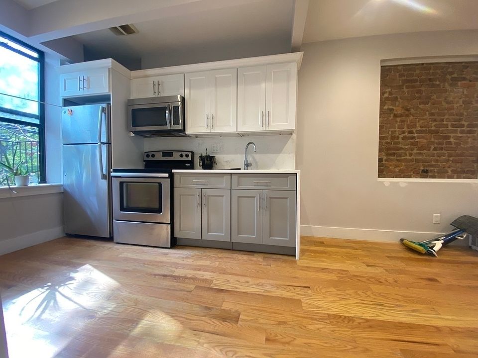 1st image of 11-05 36th Ave #2AA