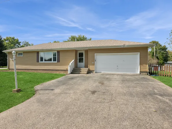 1807 Beach Rd, McHenry, IL 60050