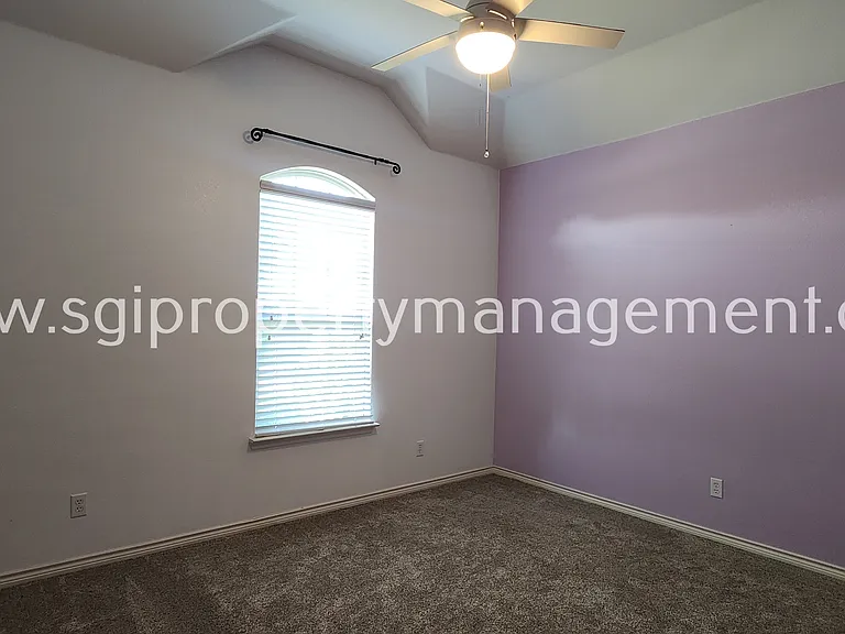 1369 Crescent Cove Dr — Photo 13