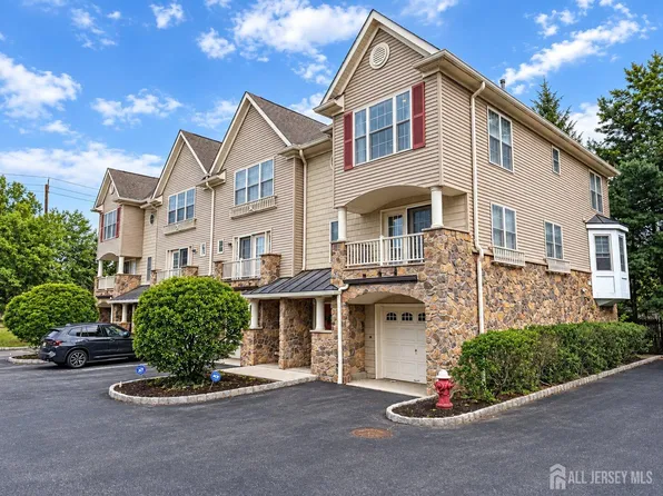 247 River Rd, Piscataway, NJ 08854