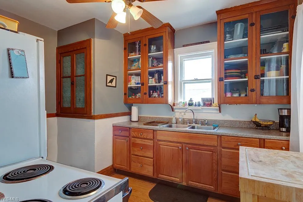 1650 Lincoln Ave — Photo 3