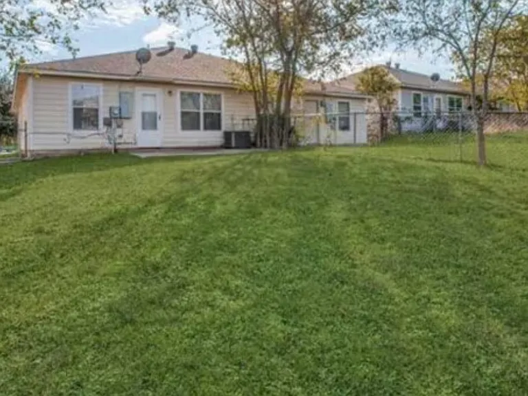 8126 Marydean Ave — Photo 14