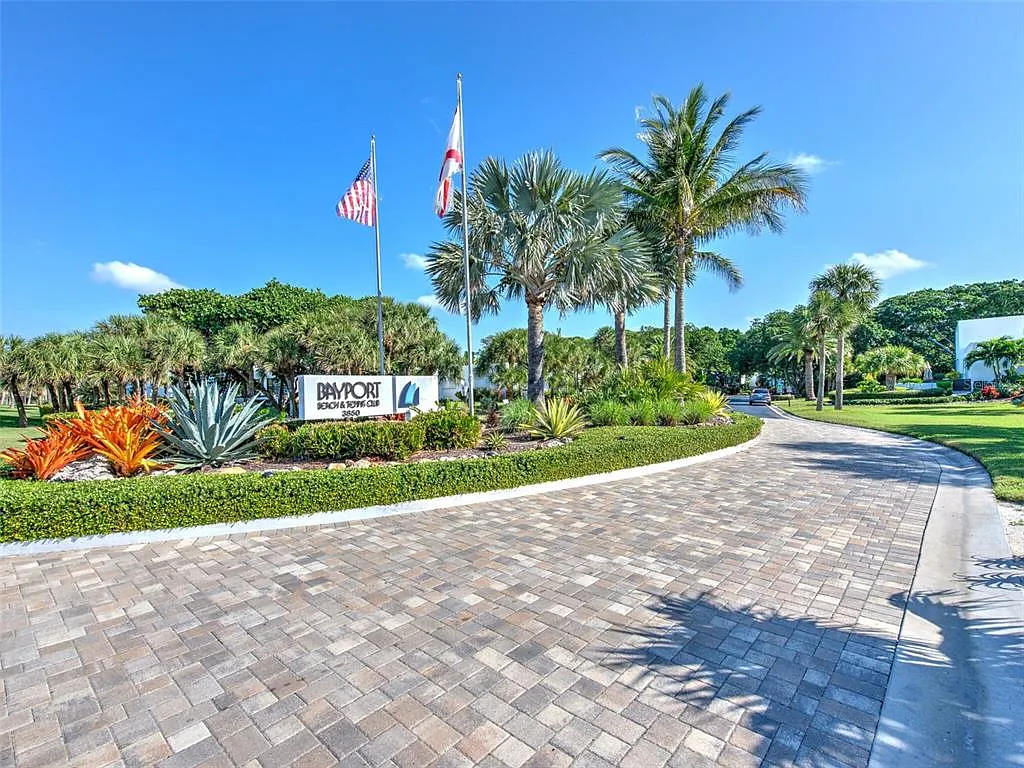 2 bed, 2.0 bath, 1260 sqft, $6,000 — Photo 2