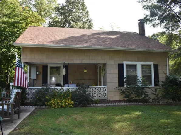 1008 Stoney Ridge Rd, Winston Salem, NC 27107