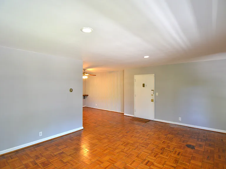 4028 Ledgewood Dr — Photo 6