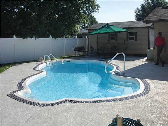 2nd image of 8038 Deerwood Cir