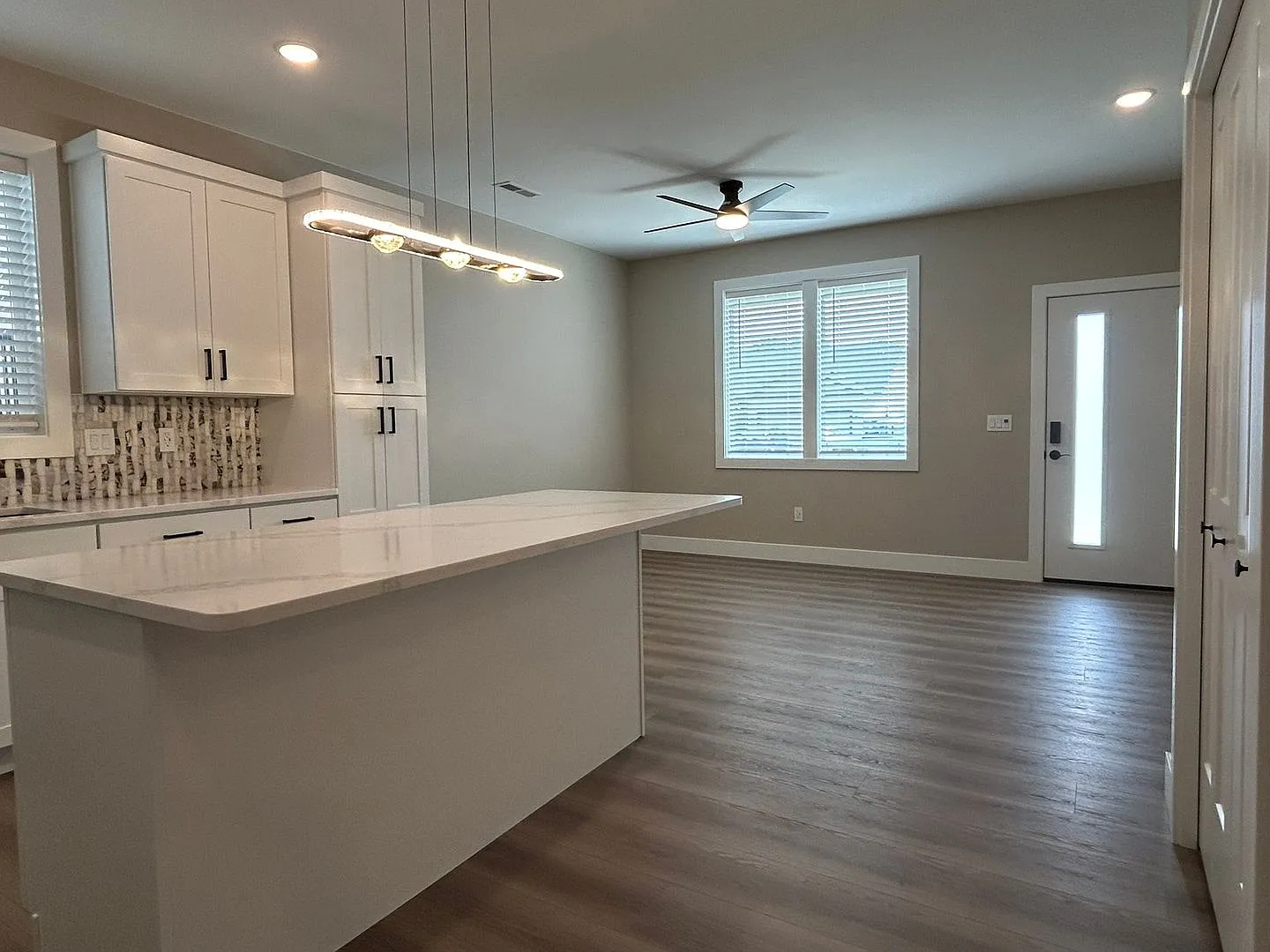 Gorgeous New Construction! W/Smart Home Technology, Washer & Dryer Included! — Photo 4