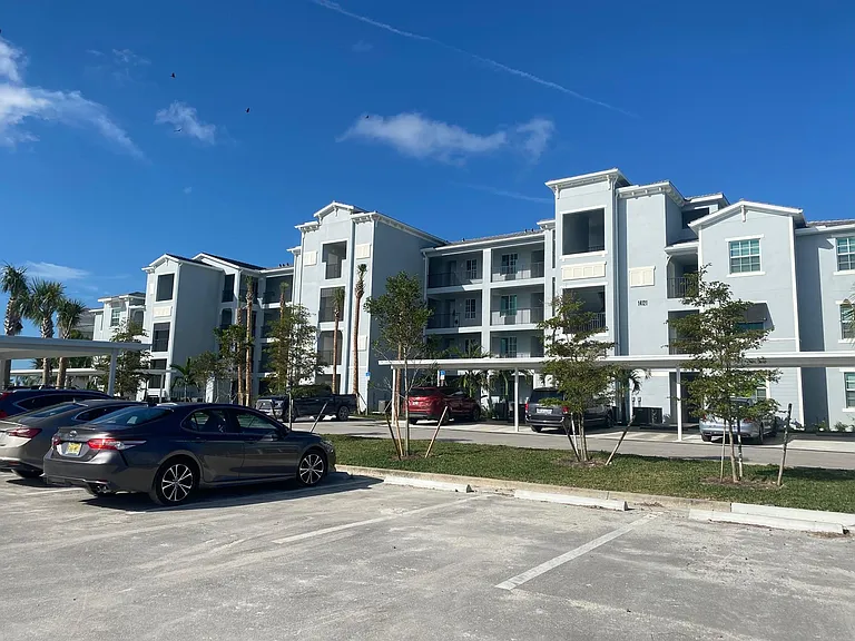 14121 Heritage Landing Blvd #724 — Photo 1