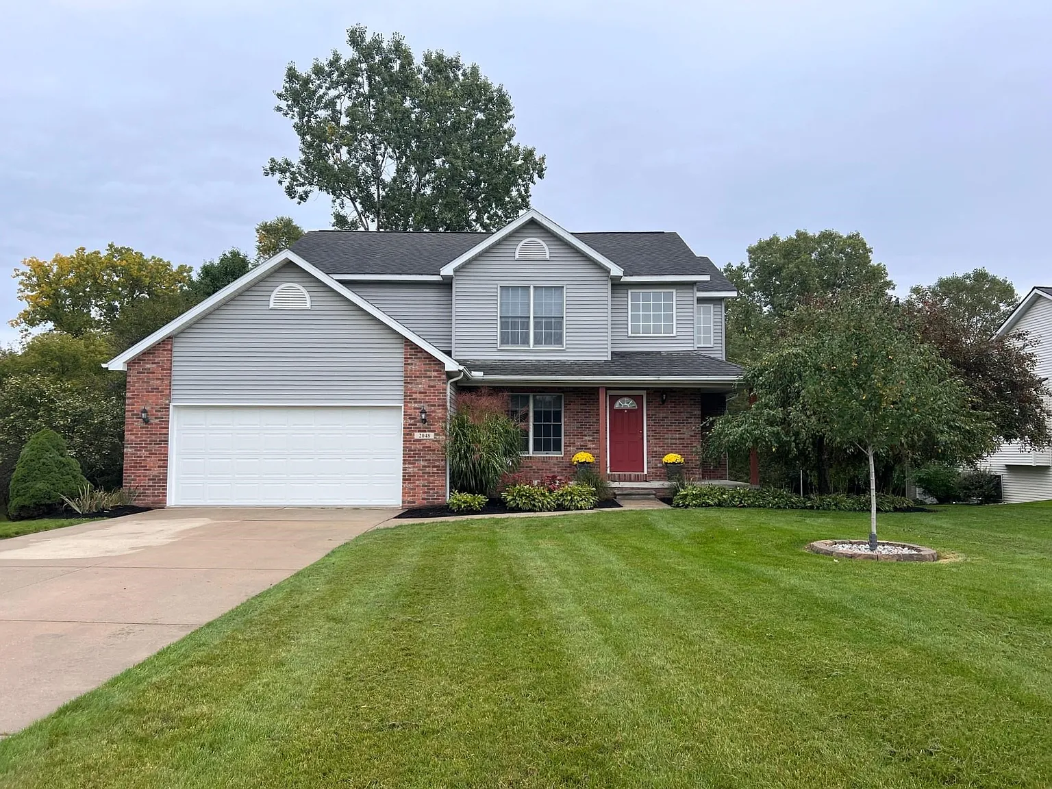2048 Walnut Creek Dr photo 1