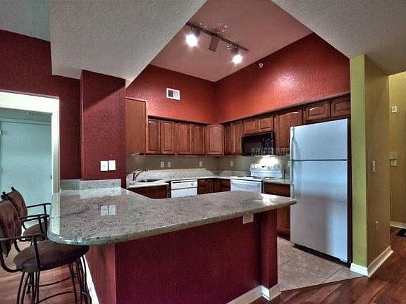 3rd image of 402 S Armenia Ave Unit 117