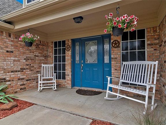 4th image of 141 N Glen Cir