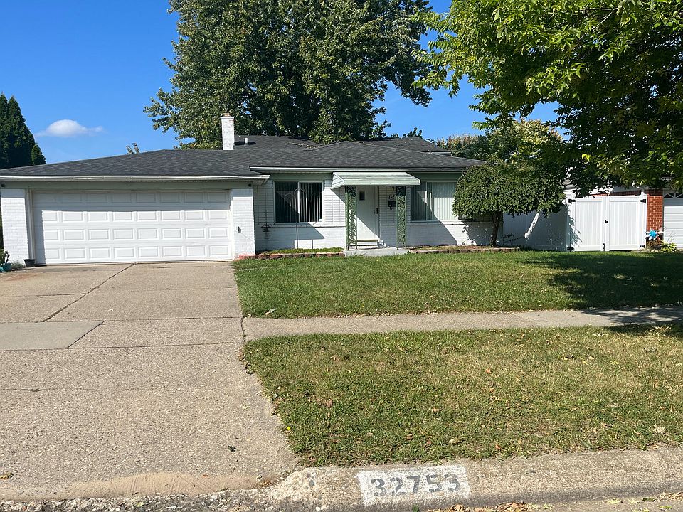 1st image of 32753 Beechwood Dr
