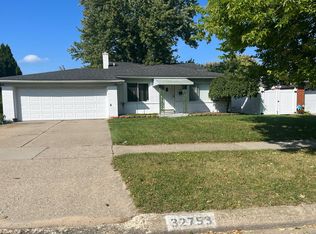 32753 Beechwood Dr, Warren, MI 48088