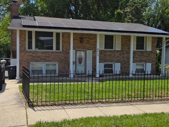 6613 Calmos St, Capitol Heights, MD 20743