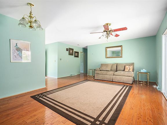 3rd image of 3207 NW B St