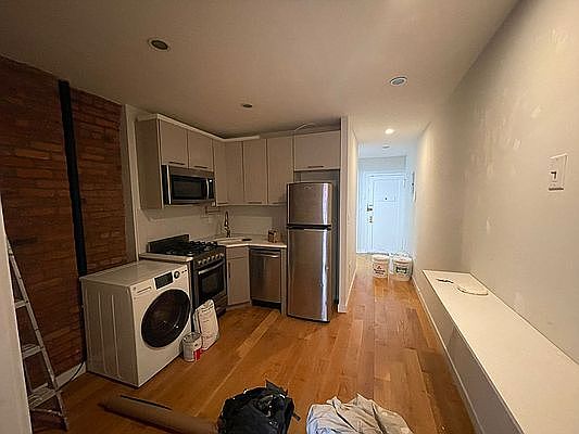 1st image of 21 Catherine St APT 4C