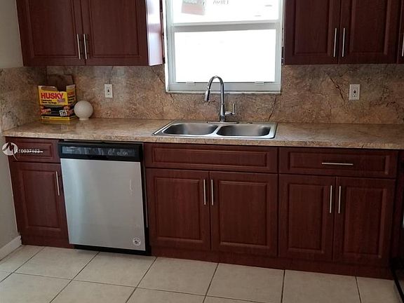 5th image of 16925 NE 4th Ct #1