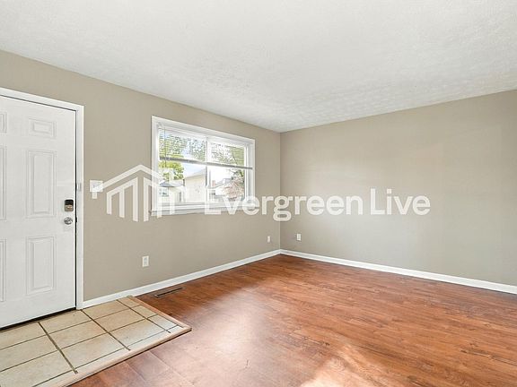 3rd image of 1587 Grattan Rd