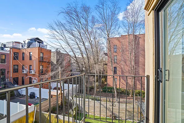Rented by Daniel Gale Sotheby's International Realty | media 18