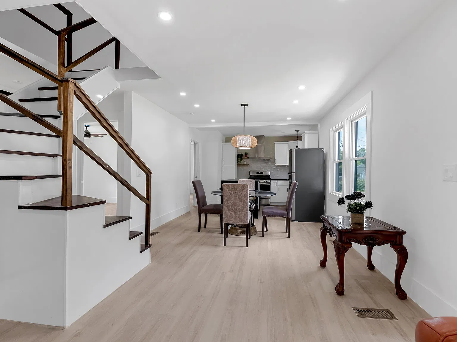 3 bed, 1700 sqft, $2,300 — Photo 4