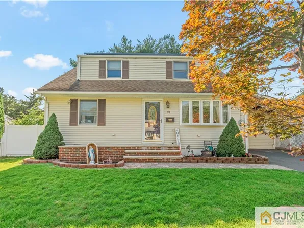 23 Mimi Rd, Old Bridge, NJ 08857