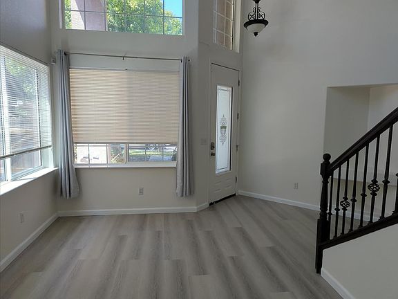 Entrance lead to living room