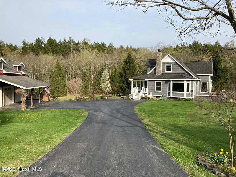 2nd image of 664 Gifford Hollow Road