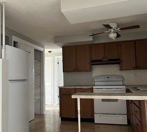 5th image of 3520 Beacon Square Dr