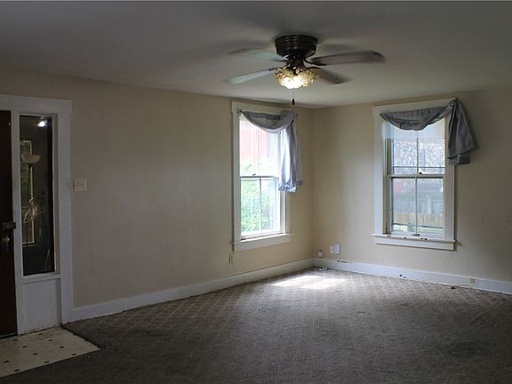 4th image of 309 Tecumseh St