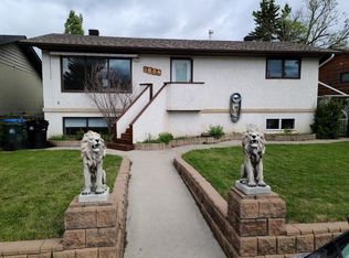 1009 W 1st St NE, Sundre, AB T0M1X0