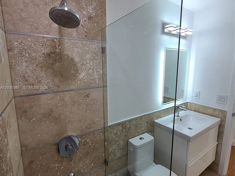 825 Michigan Ave #3 — Photo 43