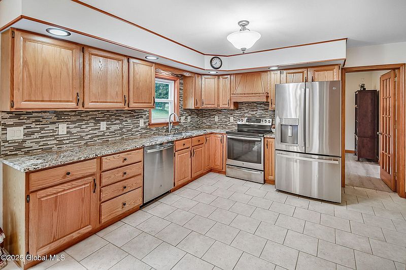 4th image of 300 Scotch Ridge Road
