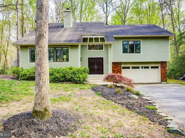 208 Cinnamon Ln, Edgewater, MD 21037