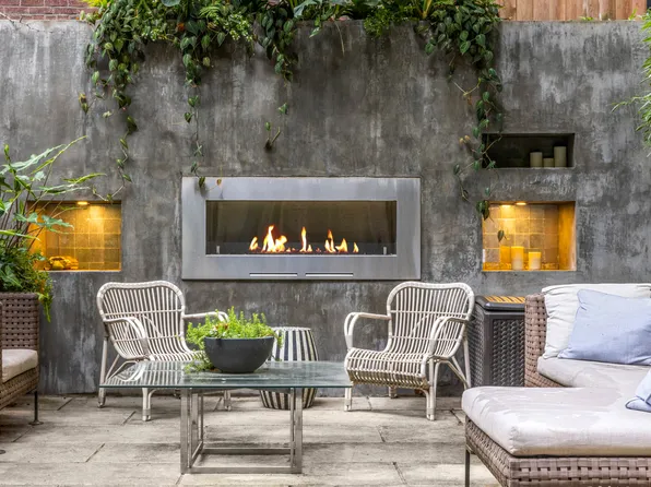 159 East 61st Street image 9 of 22