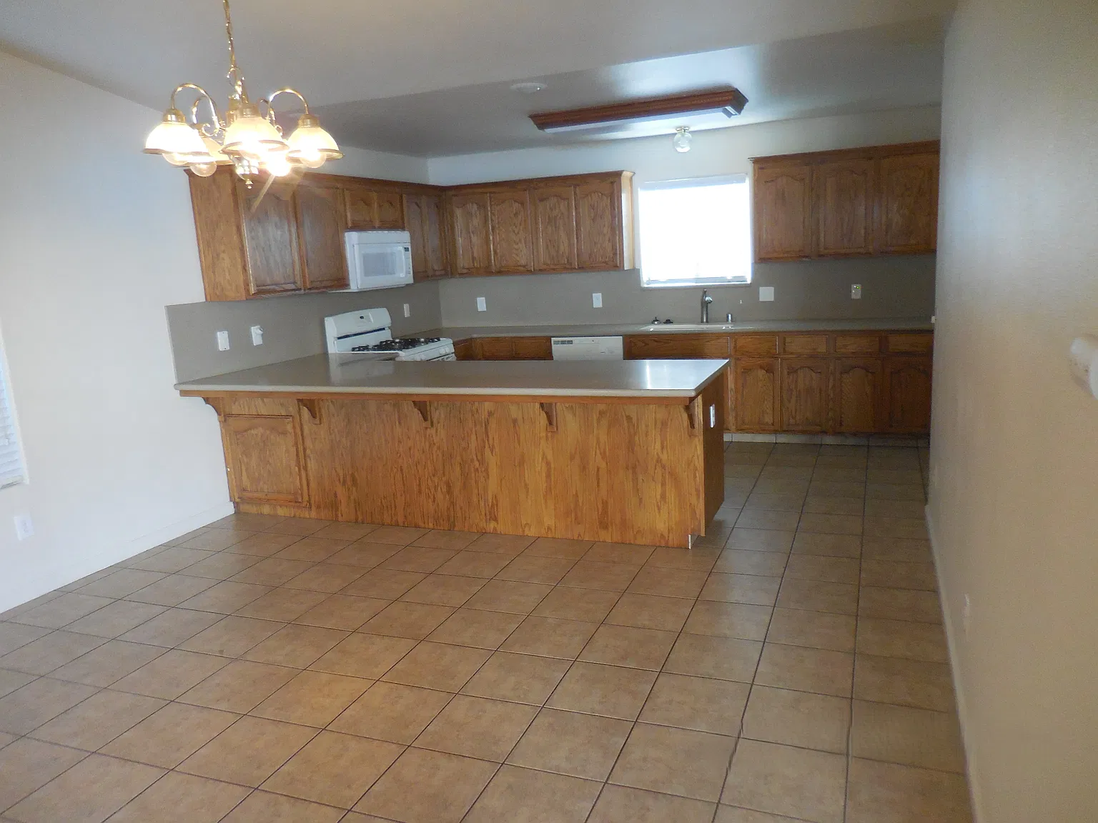 3 bed, $1,850 — Photo 3