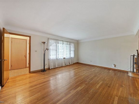 3rd image of 1784 Braeburn Park Dr
