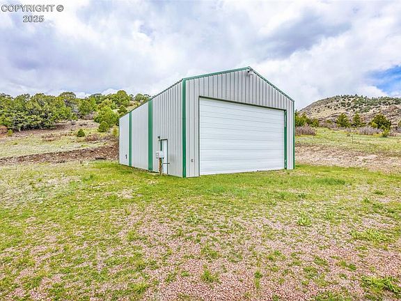 3rd image of 1485 Kelly Creek Trl