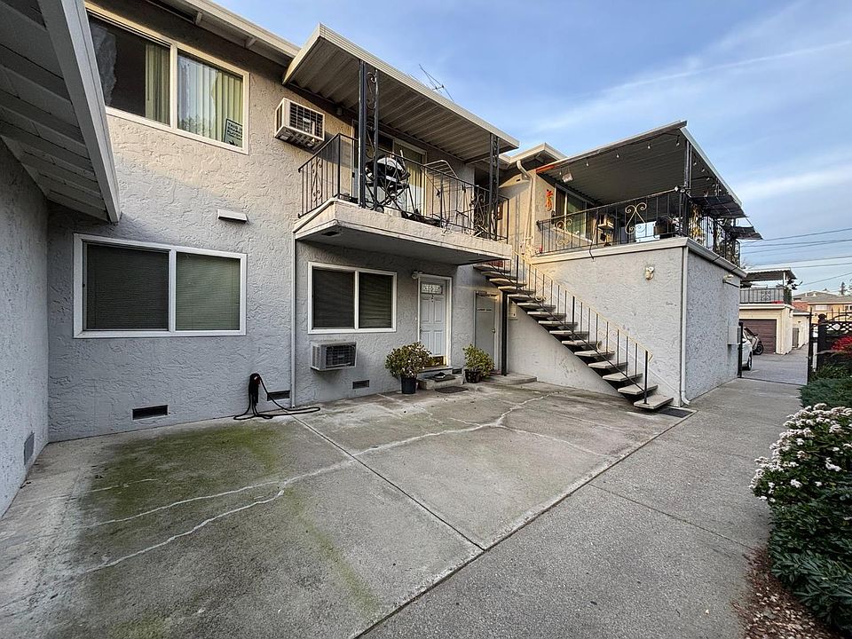 1st image of 35 La Vonne Dr