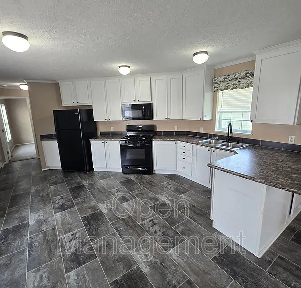 1901 1st St #34 — Photo 2
