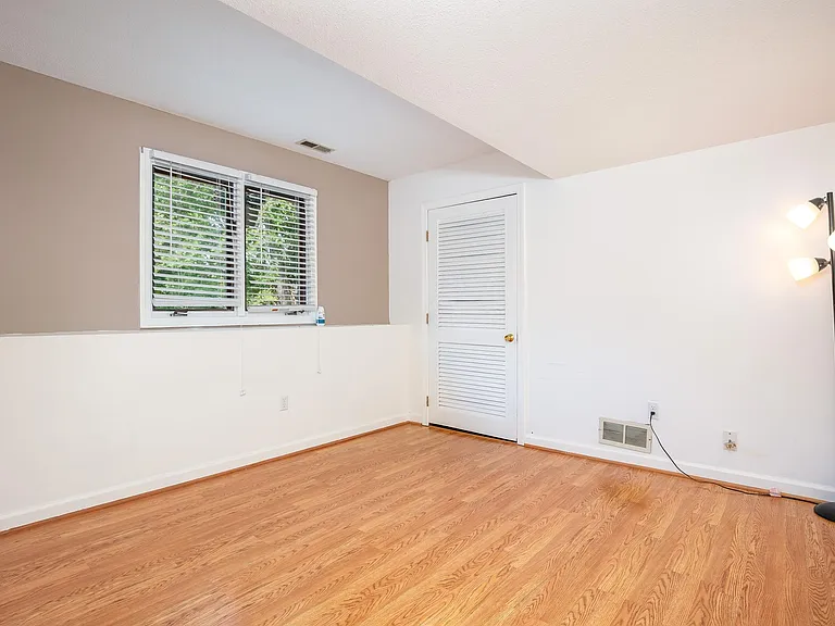 80 Lancaster Dr — Photo 18