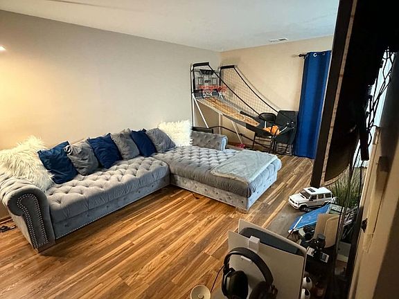 5th image of 10936 S Central Ave #3B