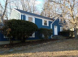 131 Hemlock Dr, Stamford, CT 06902
