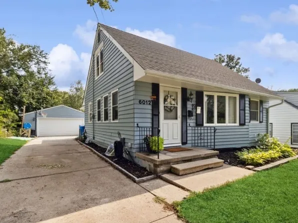 6012 Dagle Dr, Des Moines, IA 50311